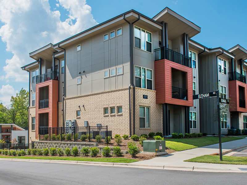 Apartment Exterior | Willows at the University Apartments in Charlotte, NC