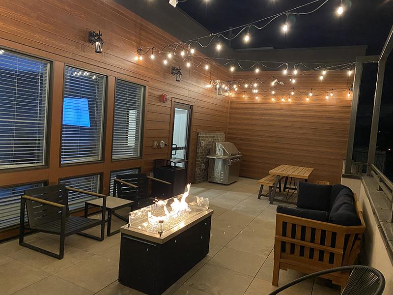 @2100 Apartments' Balcony Lounge