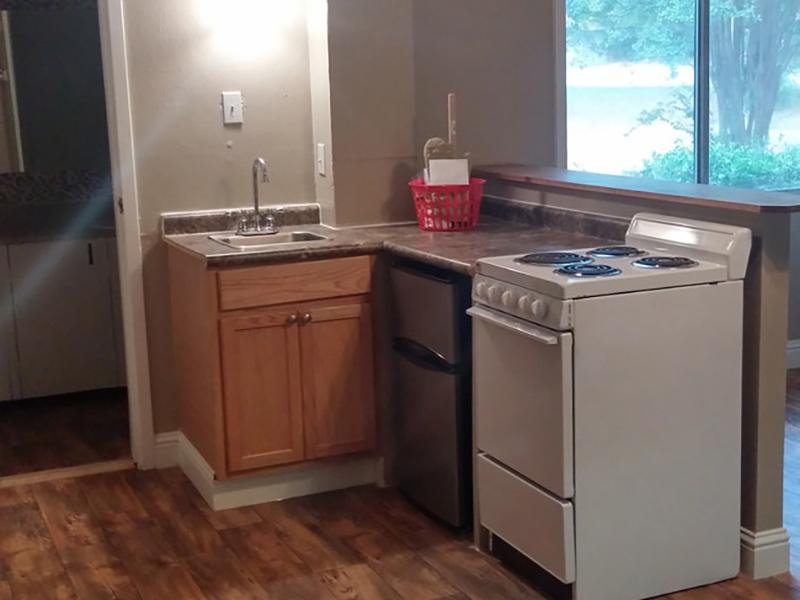 Kitchen | Brick Maze Apartments in Nacogdoches, TX