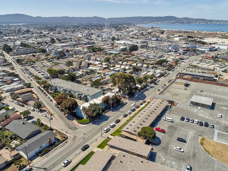 Community View | SeaBreeze Apartment Homes