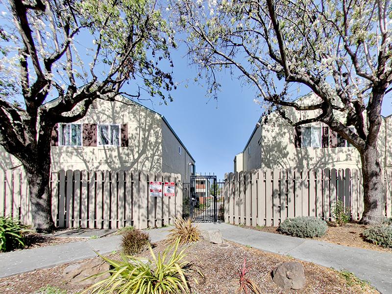 Beautiful Landscaping | Hampshire Apartments in Redwood City, CA