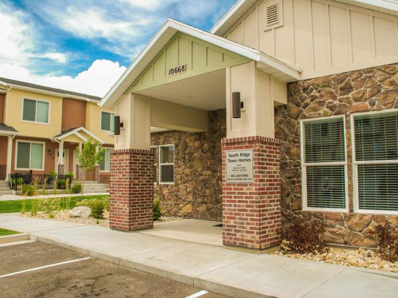 South Ridge Apartments in South Jordan, UT 84095 | Market Apartments