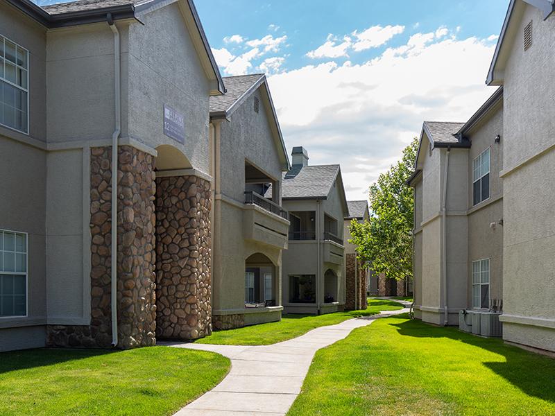Alpine Meadows UT Apartments in Sandy, UT 84094 Market Apartments