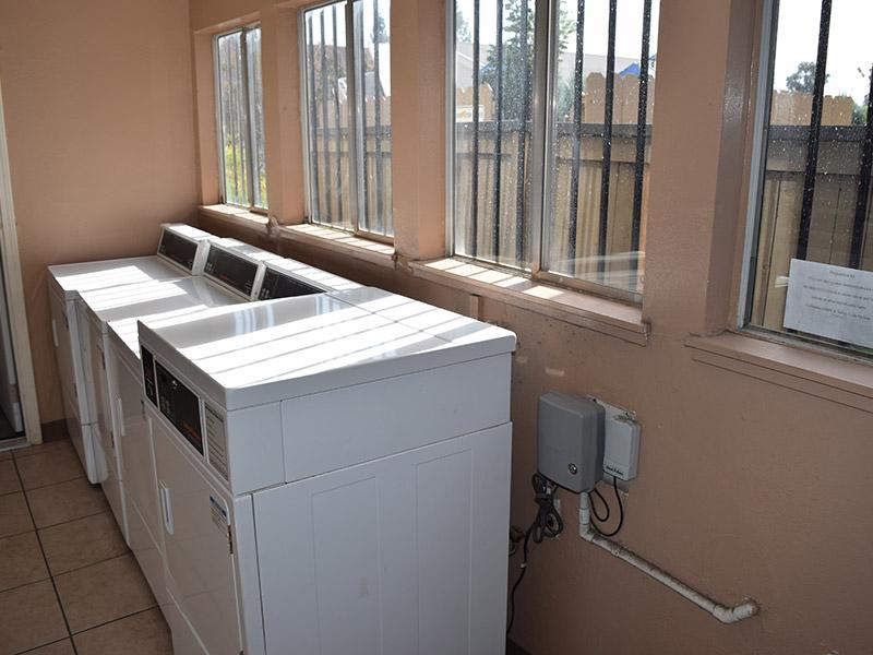 Amber Grove Apartments in Sacramento, CA