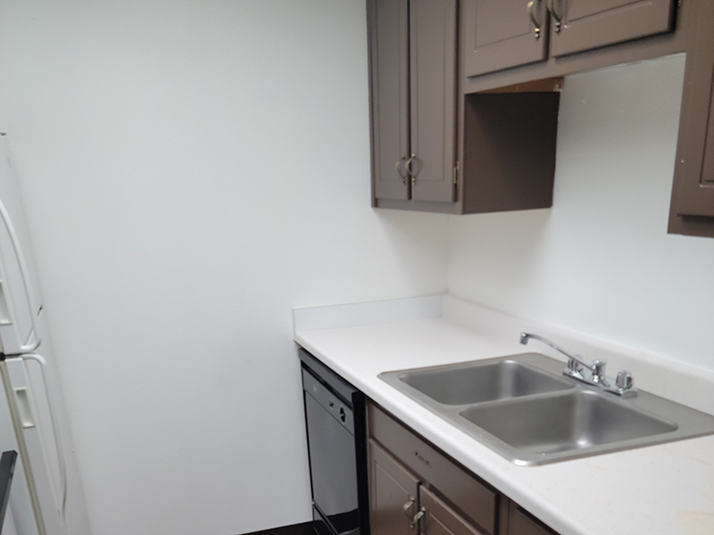 Kitchen Counters | Conquistador Apartments in Casper, WY