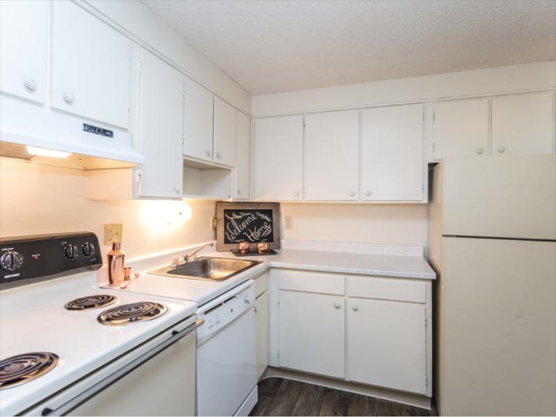 Kitchen | Cherry Ridge Apartments