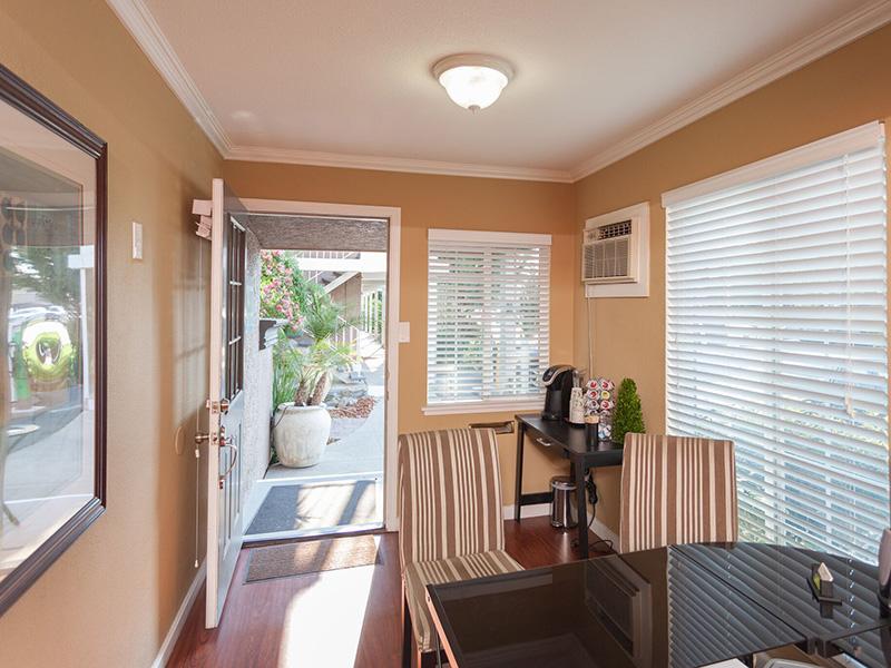 Welcome Office - Leasing Office - Sun Valley