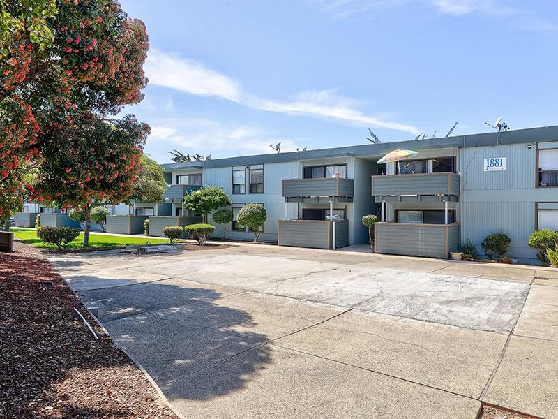 Exterior | Seabreeze Apartment Homes
