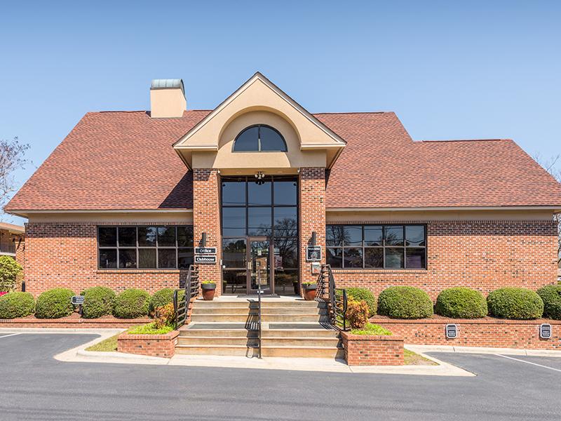 Briarwood Apartments in Fayetteville, NC 28306 Market Apartments