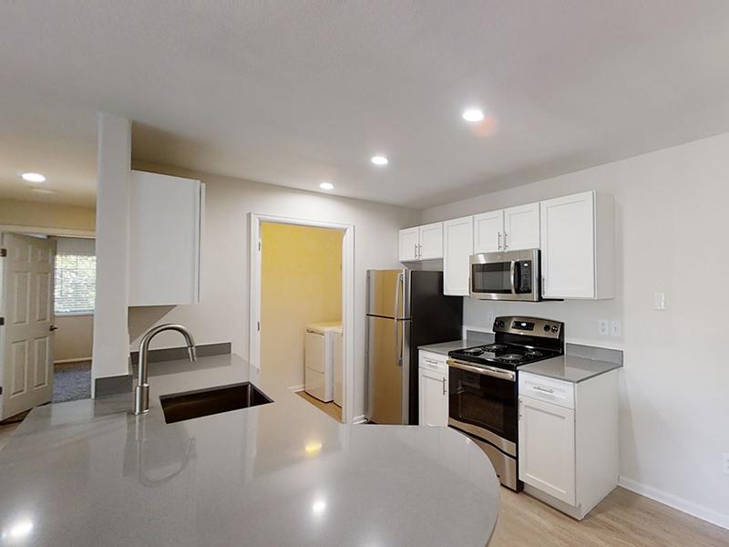 Kitchen | Ketring Park Apartments in Littleton, CO