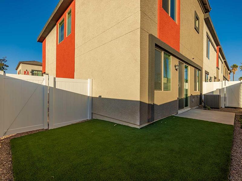 Backyard | Lyra Residences in Phoenix, AZ