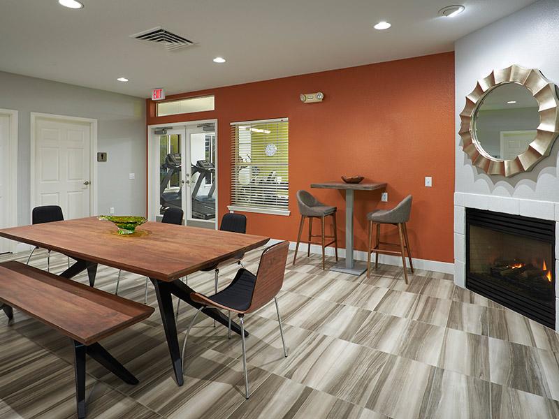 Crossroads at City Center Apartments in Aurora, CO 80017 Market