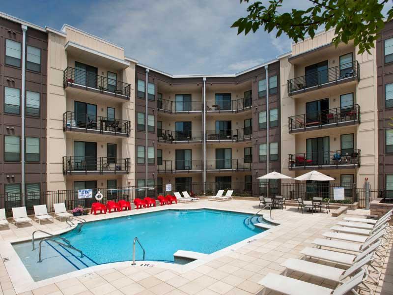 Exterior Pool | 400 Rhett Apartments