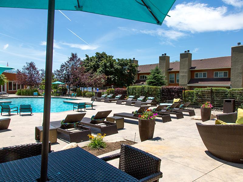 Swimming Pool | Foothill Place Apartment