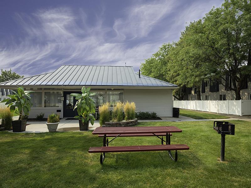 BBQ & Picnic Area | Hidden Pointe