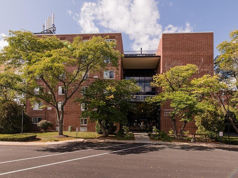 Exterior | Centennial North Apartments in Mount Prospect, IL