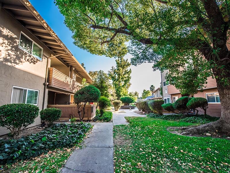 Exterior | The Eleven Hundred Apartments in Sacramento CA