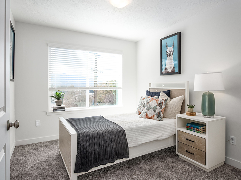 Beautiful Bedroom | Diamond Ridge Townhomes in Draper, UT