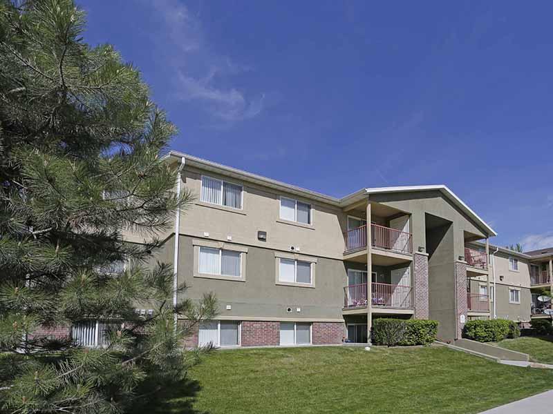 Exterior | Bridger Pointe Apartments