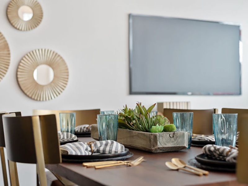 Dining Table | Diamond Ridge Townhomes in Draper, UT