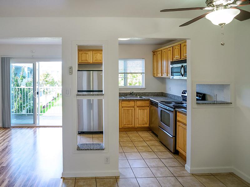 Kitchen - Sun Valley Apartments in Pleasant Hill