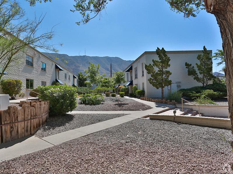 Building | Kings Hill Apartments in El Paso