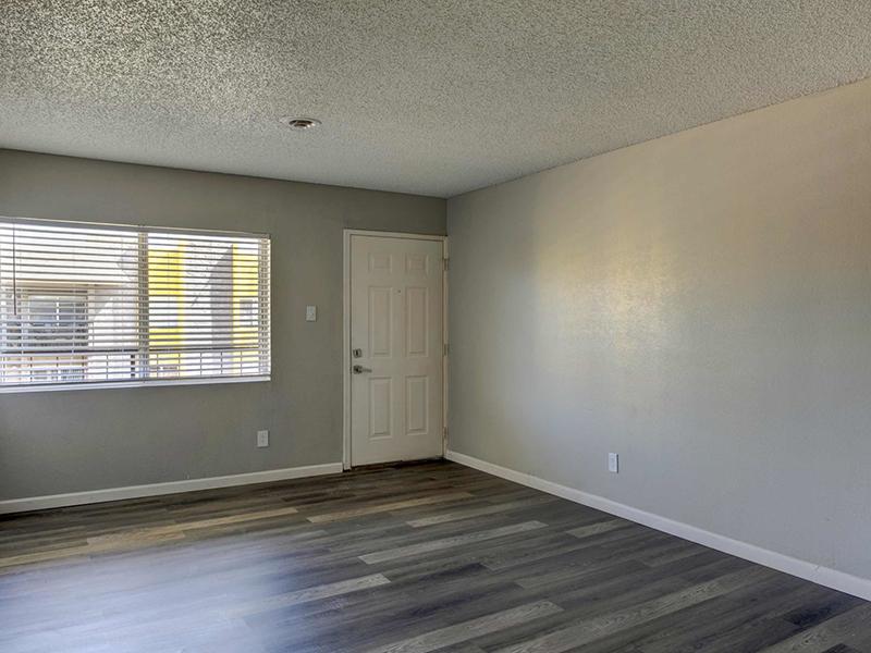Front Room | Park 67 Apartments in Glendale, AZ