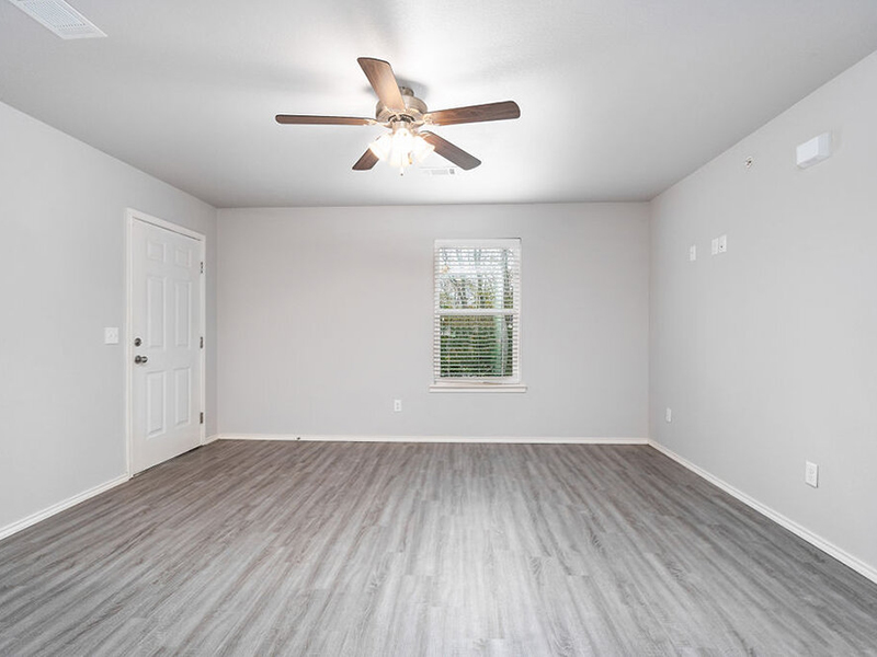 Interior | Frisco Apartments on Walnut