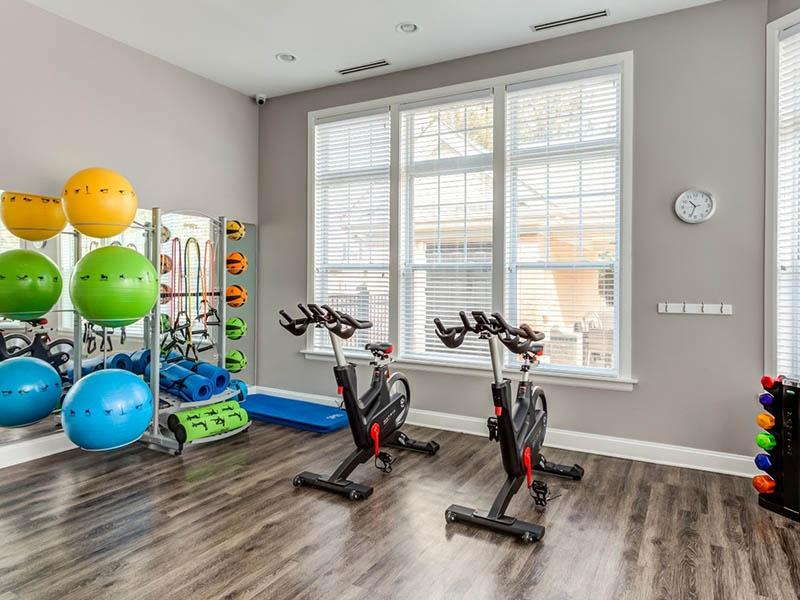 Apartments with a Gym | Riverun at Naperville