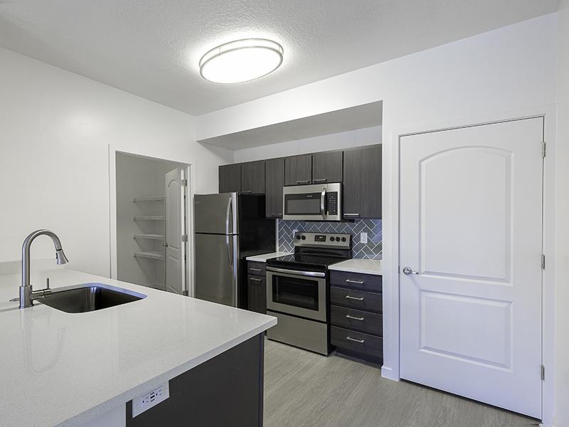 Renovated Fully Equipped Kitchen | Wilshire Place