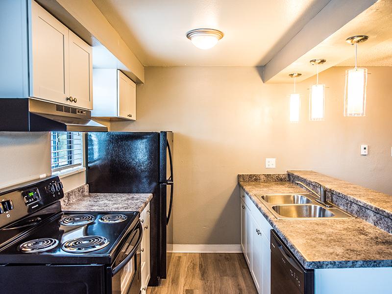 Kitchen | Parkwood Plaza