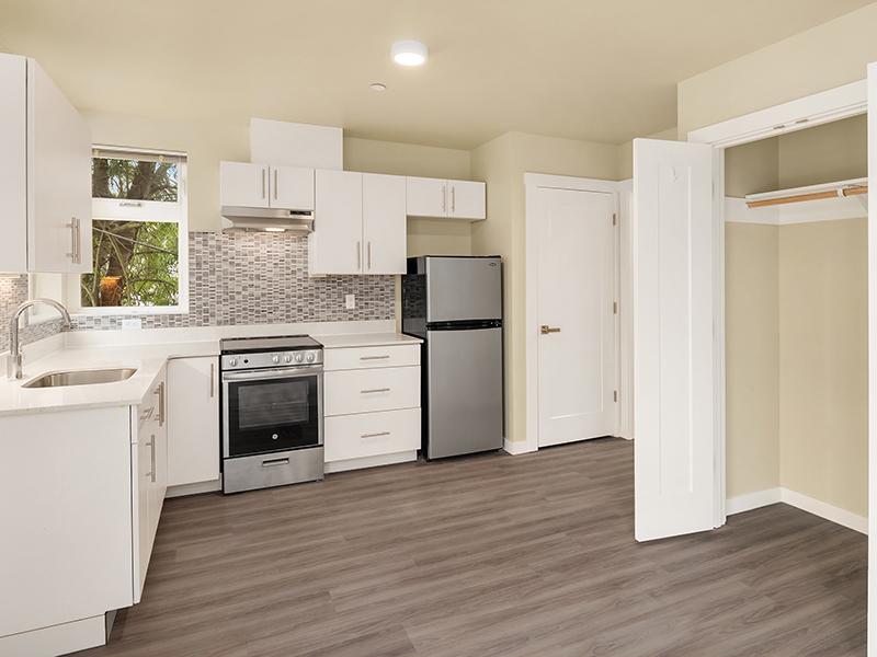Stainless Steel Appliances | Cubix Northgate in Seattle, WA