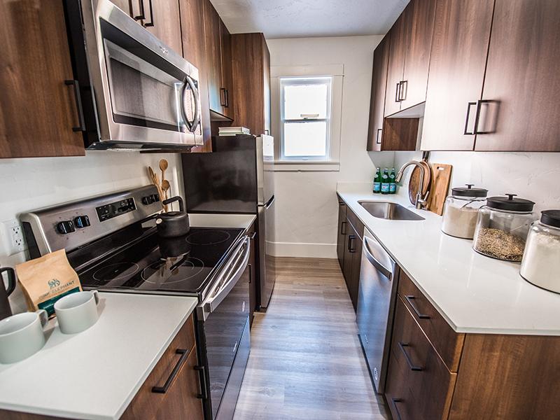 Kitchen | Clairmont Apartments