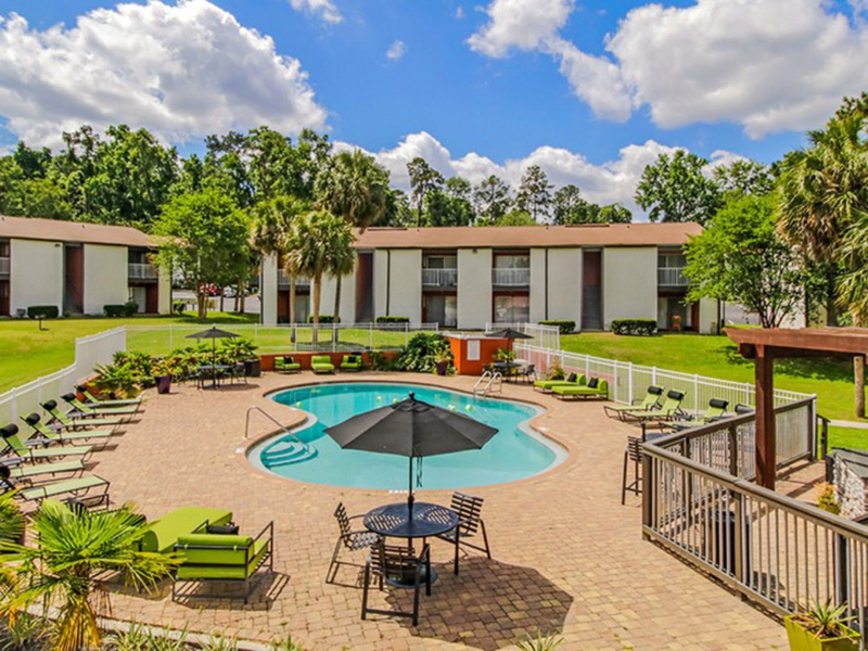 Apartments in Tallahassee with a Pool | The HUB Tallahassee