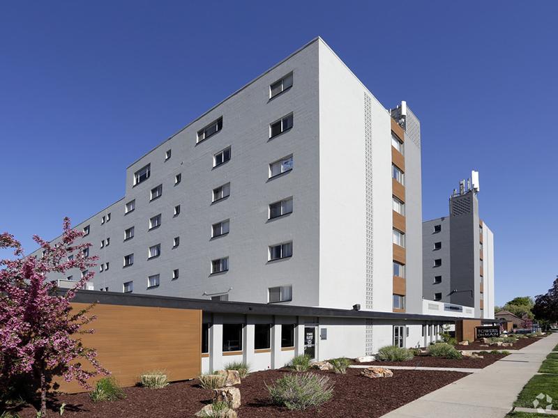 Exterior | Towers on Main