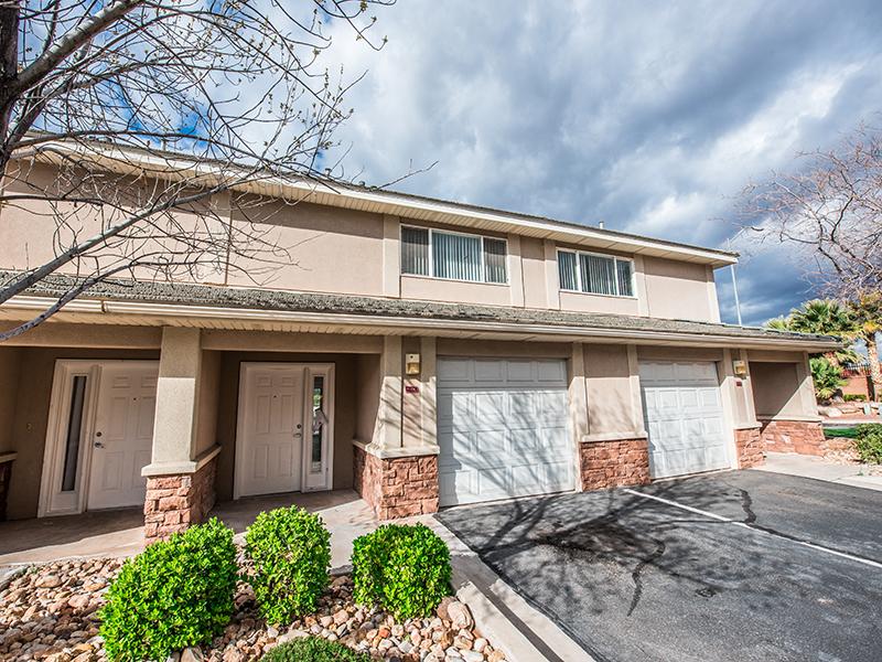 Building Exterior | Oasis Palms