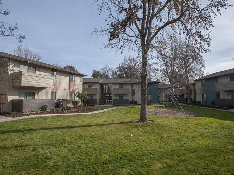 Open Landscaping | Parkwood Apartments