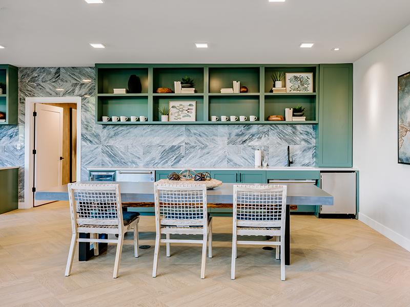 Clubhouse Dining Area | Kallisto at Bear Creek Apartments in Lakewood, CO