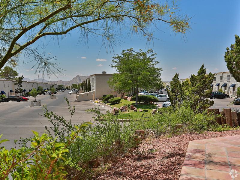 Professional Landscaping | Kings Hill Apartments in El Paso