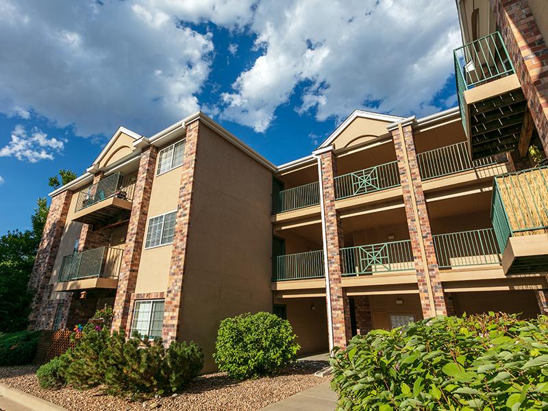 Exterior | Ketring Park Apartments in Littleton, CO