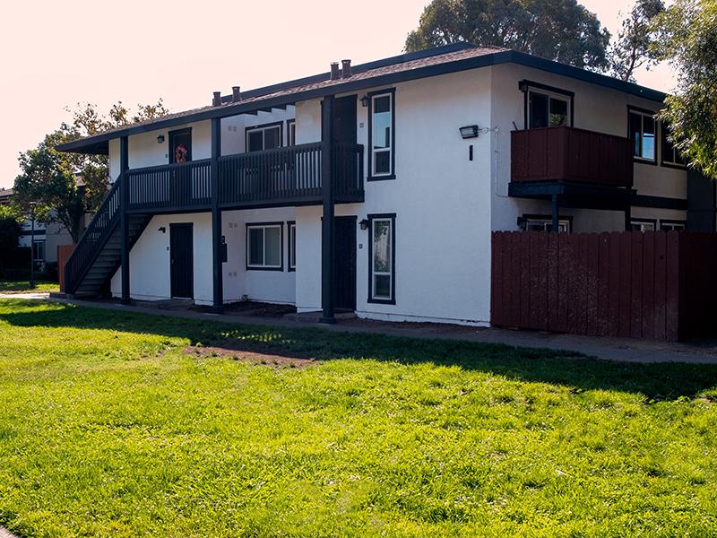 Building Exterior | Rockwell Manor