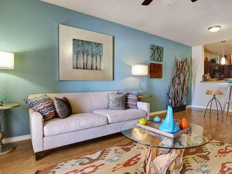 Living Room | Highpointe Park