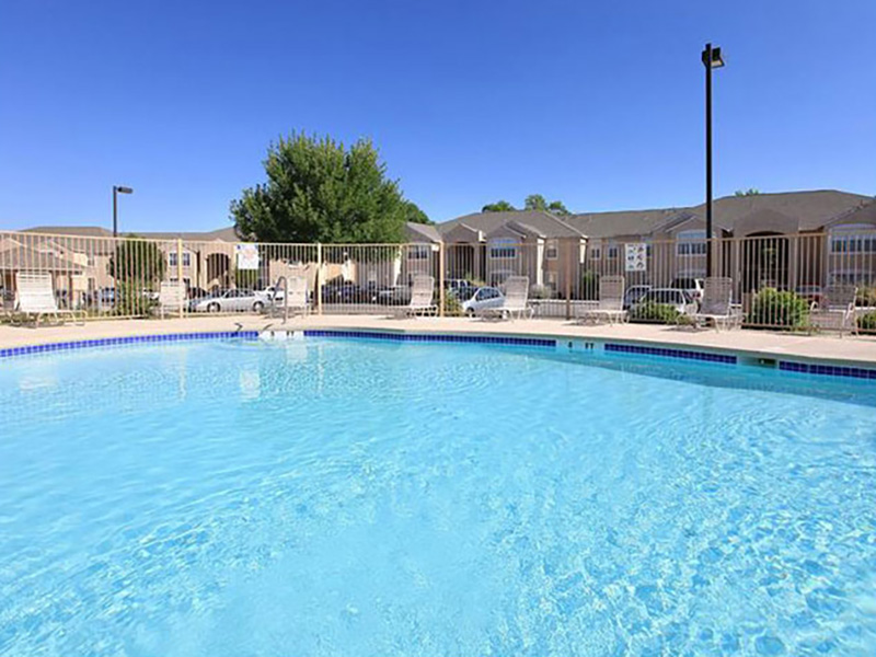 Apartments in New Mexico with A Pool | Las Lomas