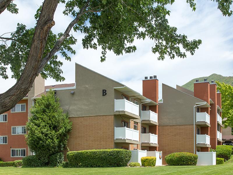 Foothill Place Apartments in Salt Lake City, UT 84109 Market Apartments