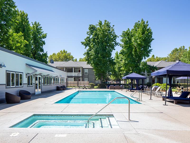 Pool and Spa | The Charleston