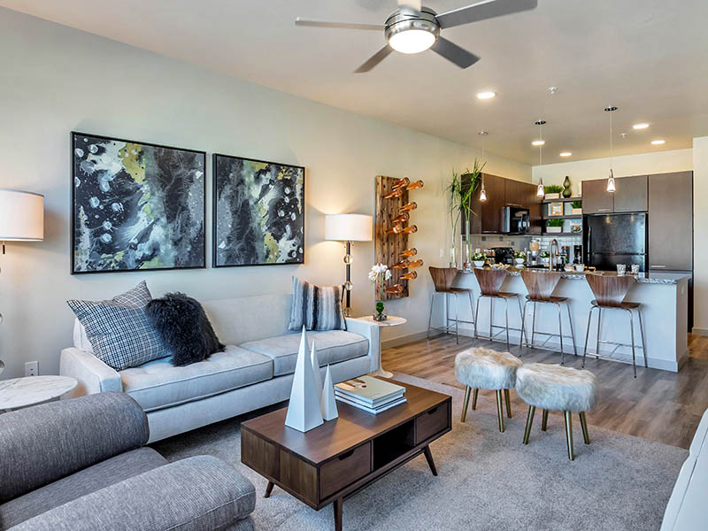 Living Room | The Curve at Melrose Apartments in Phoenix, AZ