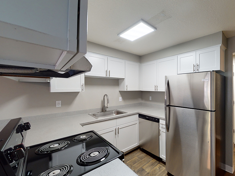 Fully Equipped Kitchen | Silverwood Apartments in Gresham, OR
