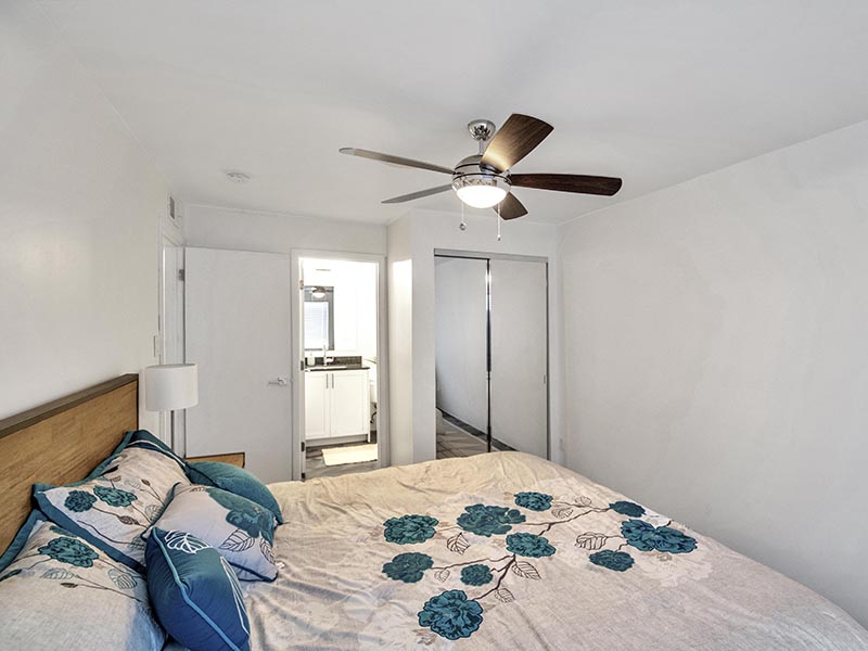 Bedroom | 454 West Brown Apartments