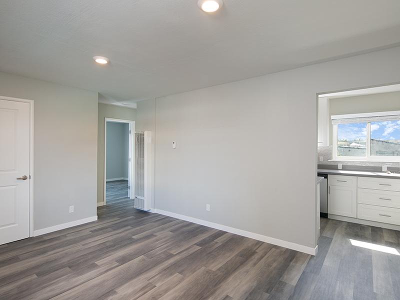 Room | Bay Vista Apartments
