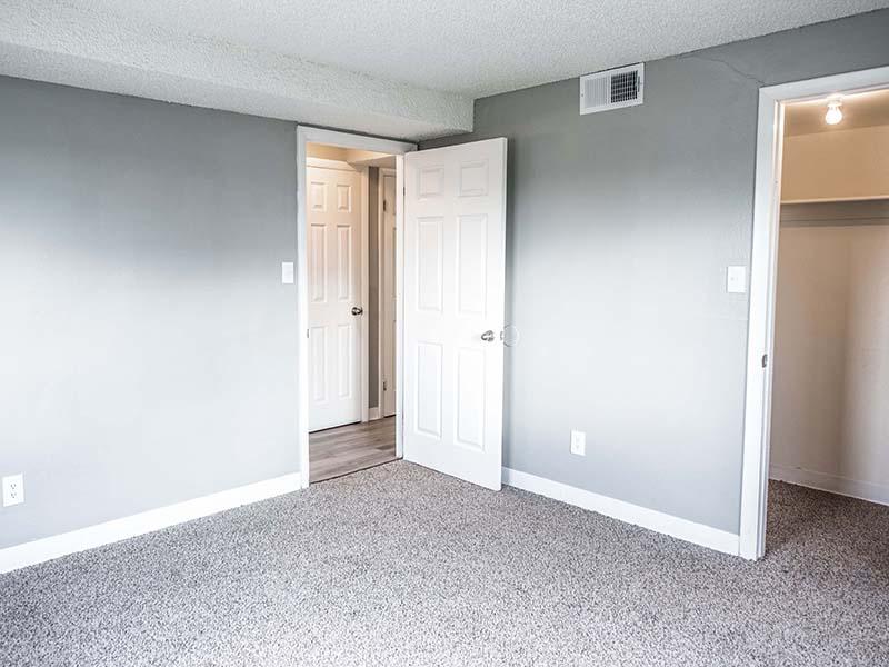 Bedroom | Parkwood Plaza